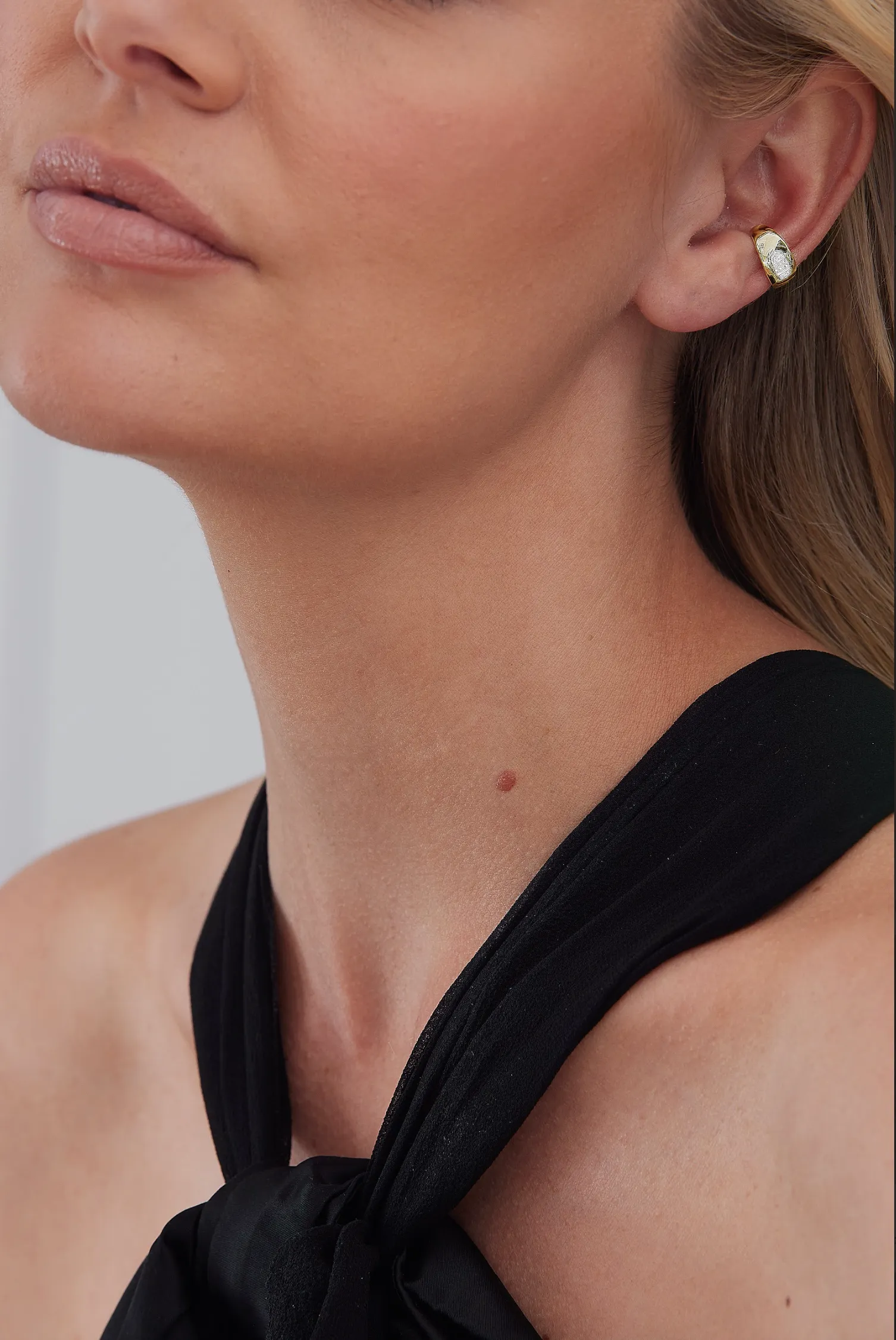 Aurora Gold White Diamond Taj Baguette Ear Cuff