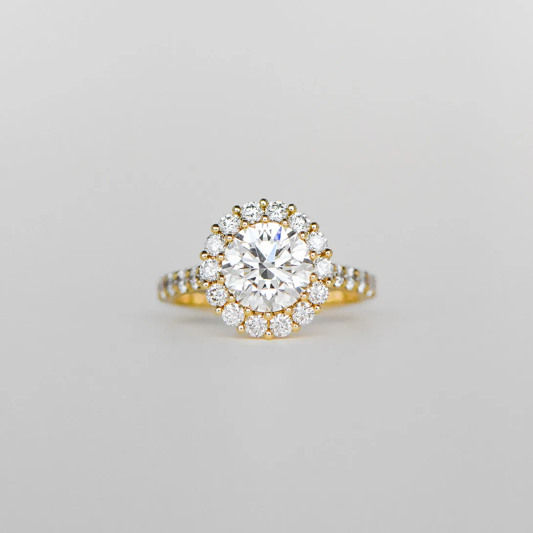 Danique | Round Brilliant Diamond Engagement Ring with Halo and Shoulder Stones