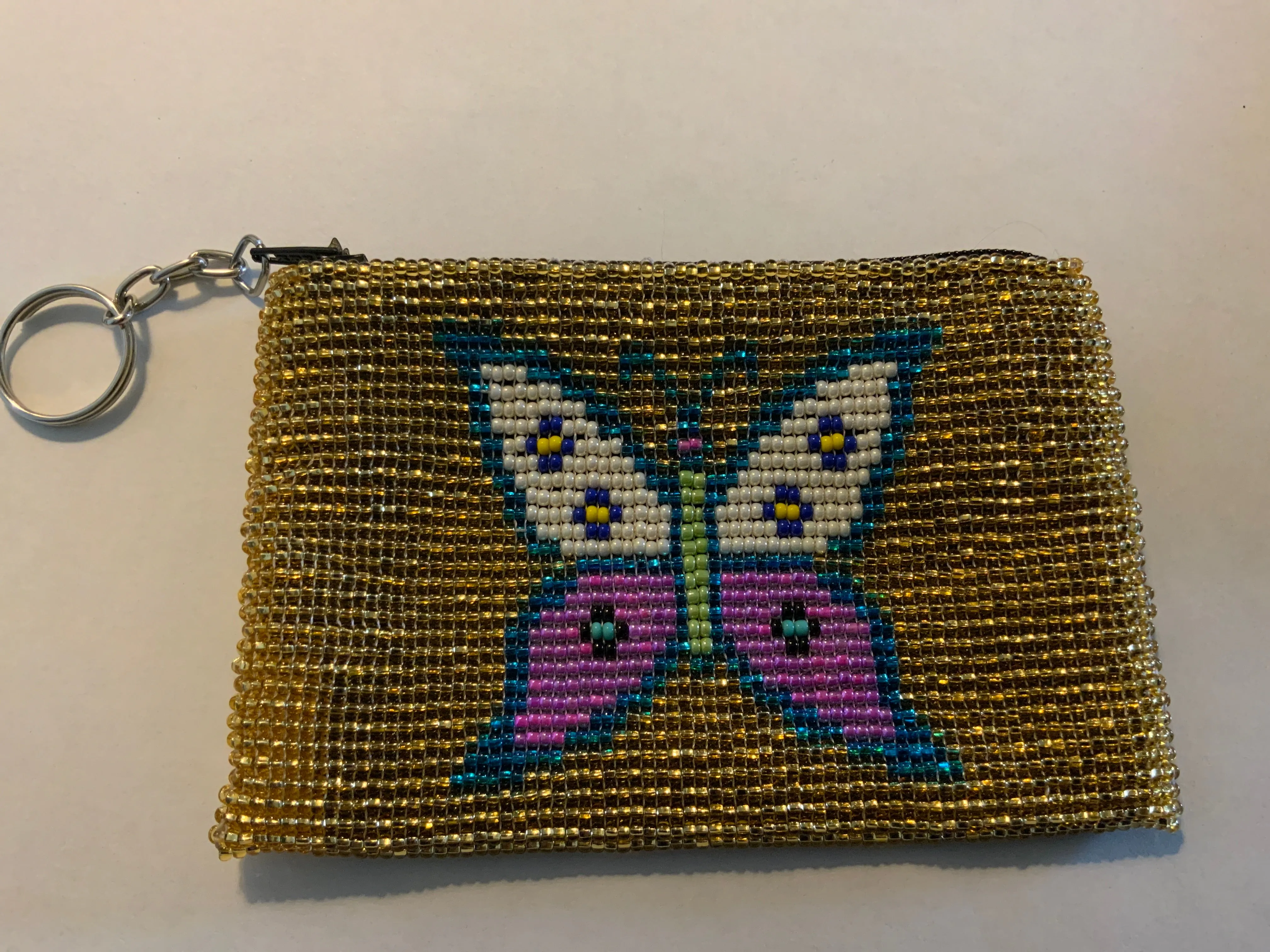 Guatemalan Pictoral handcrafted glass bead change purse with key ring.