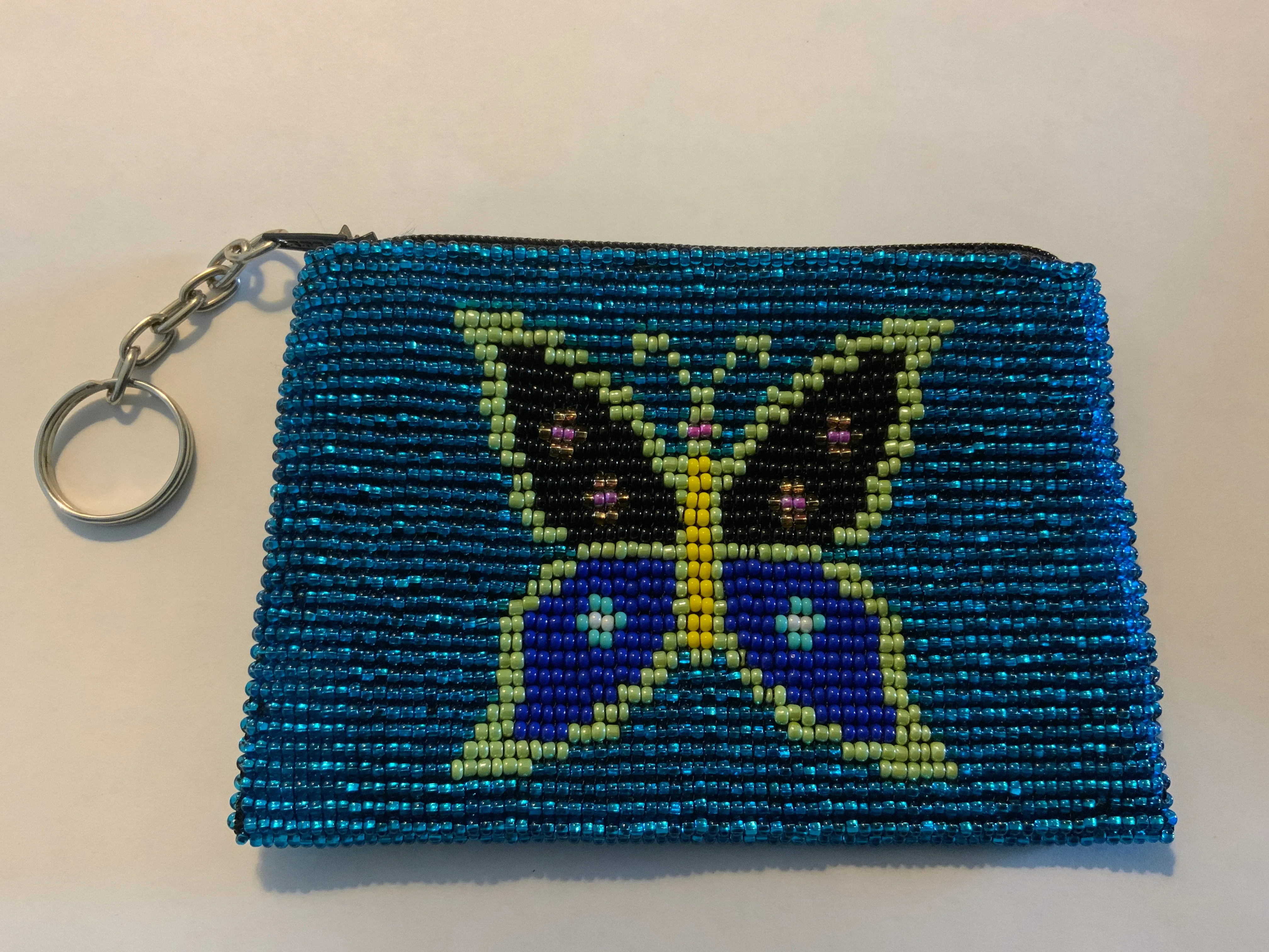 Guatemalan Pictoral handcrafted glass bead change purse with key ring.