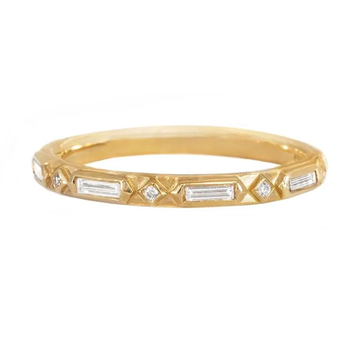 Half Eternity 18K Gold Geometric Ring with Baguette & Round Diamonds